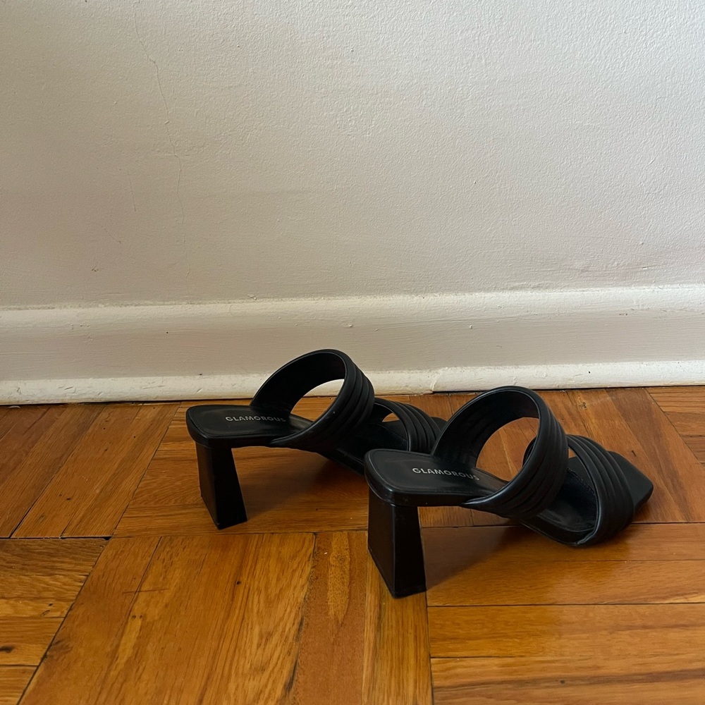 Black heel sandals